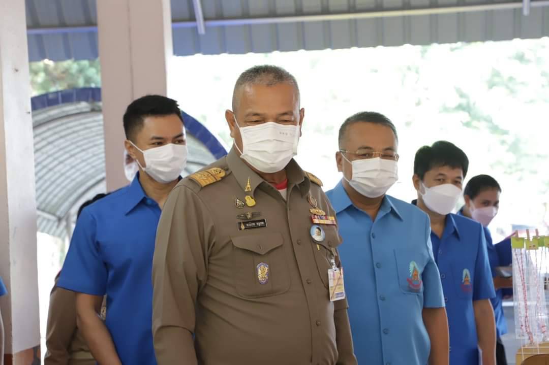 องคมนตรี และคณะ ตรวจเยี่ยมโรงเรียนราชประชานุเคราะห์ จ.สุราษฎร์ธานี  