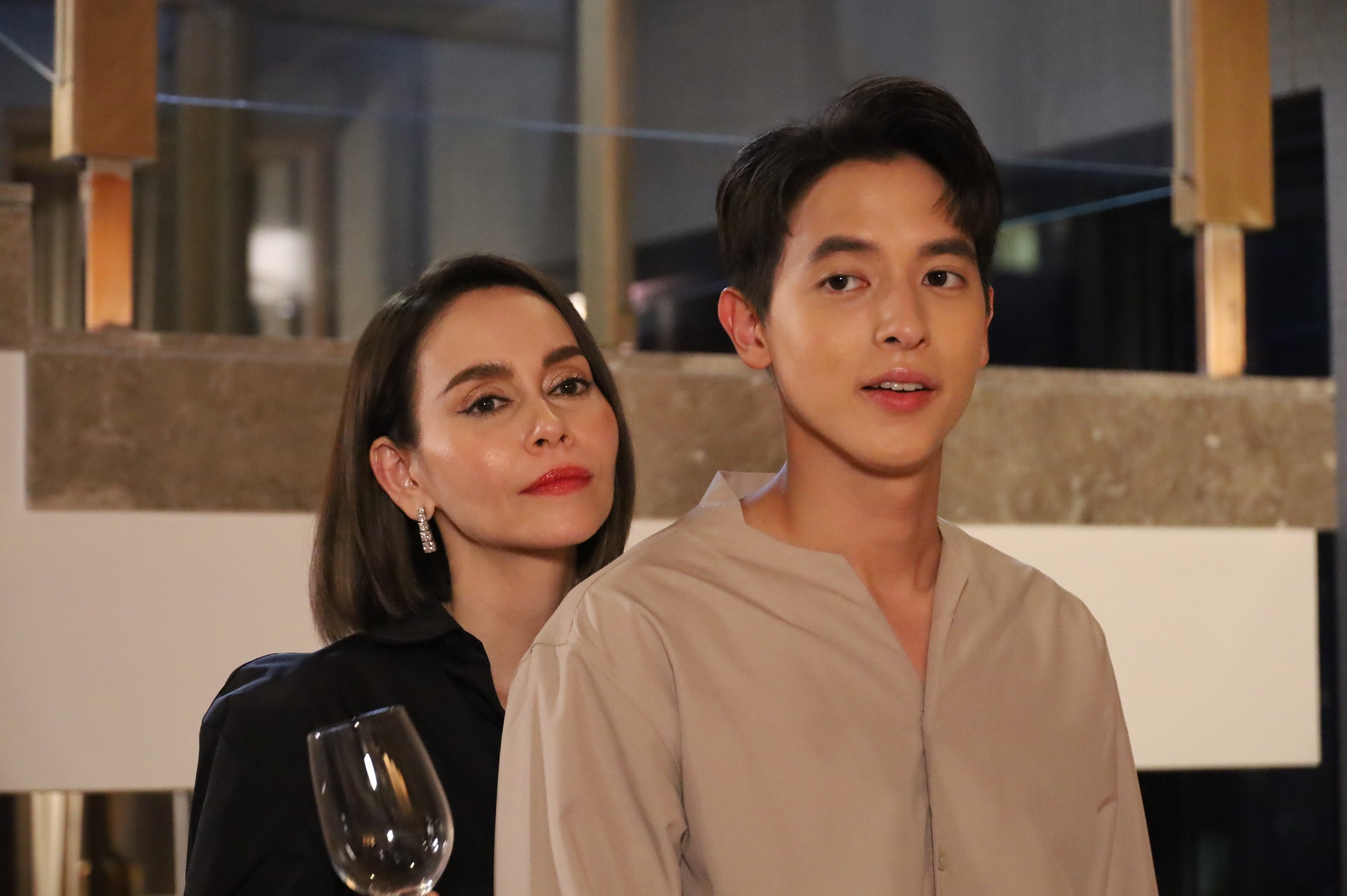 คนดู “โลกหมุนรอบเธอ” โดนใจ! “เจมส์ จิ - นัท มีเรีย” เล่นถึง! กระแสโซเชียลแห่ชื่นชม