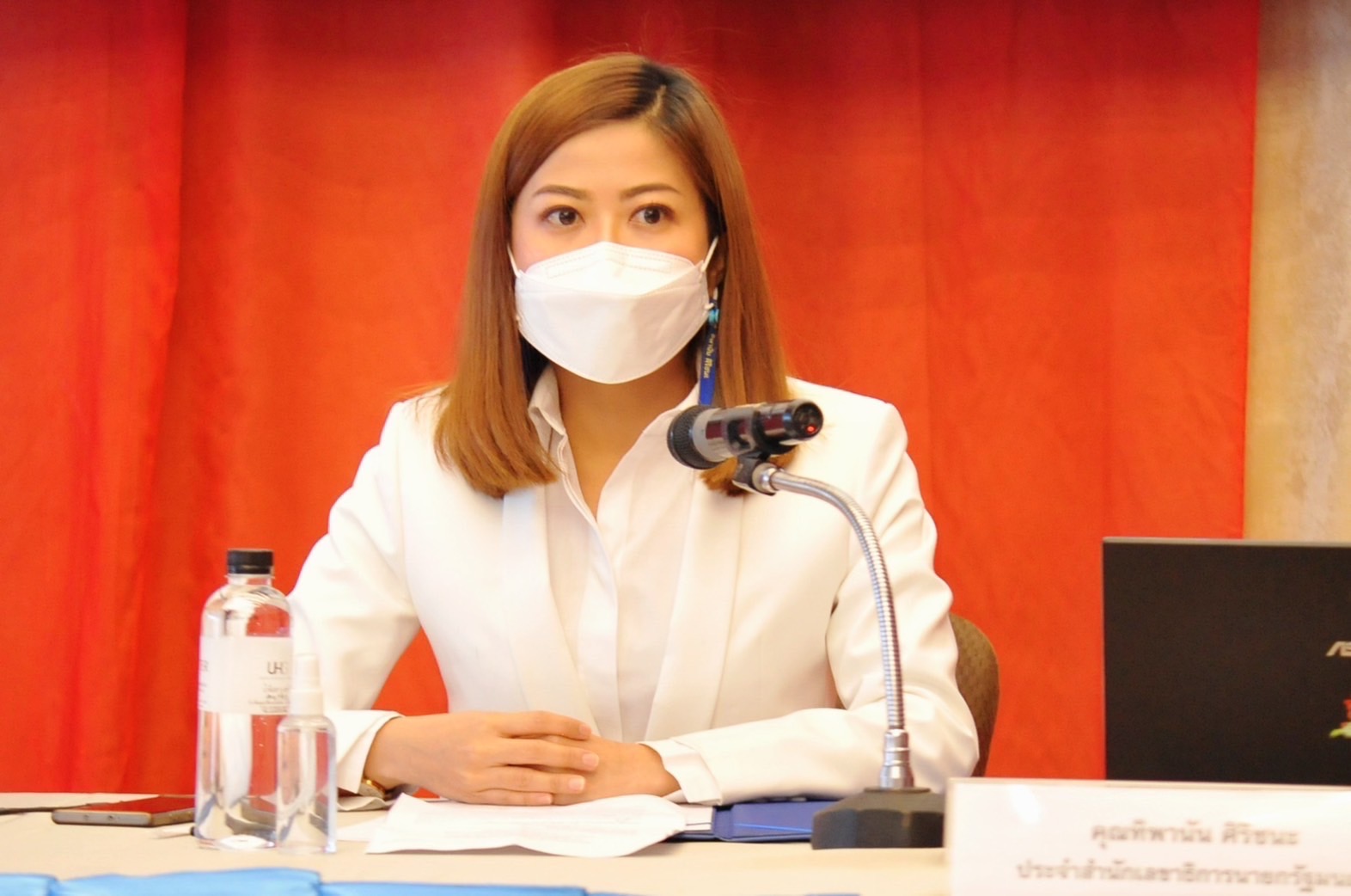 "ทิพานัน" ปลื้มโพลยก "บิ๊กตู่" นักการเมืองที่น่าประทับใจที่สุดปี64 ผลงานเข้าตา  ยก "พลังประชารัฐ" ครองใจประชาชน เย้ยฝ่ายค้านไร้ผลงานเล่นเกมป่วนสภาฯ