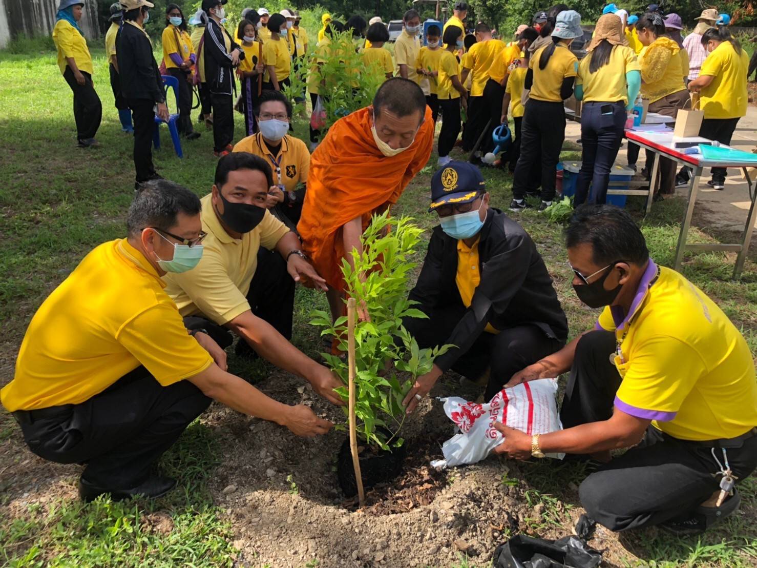 เทศบาลตำบลดีลัง  รักน้ำ รักป่า รักษาแผ่นดิน เพื่อสิ่งแวดล้อมที่ดี 