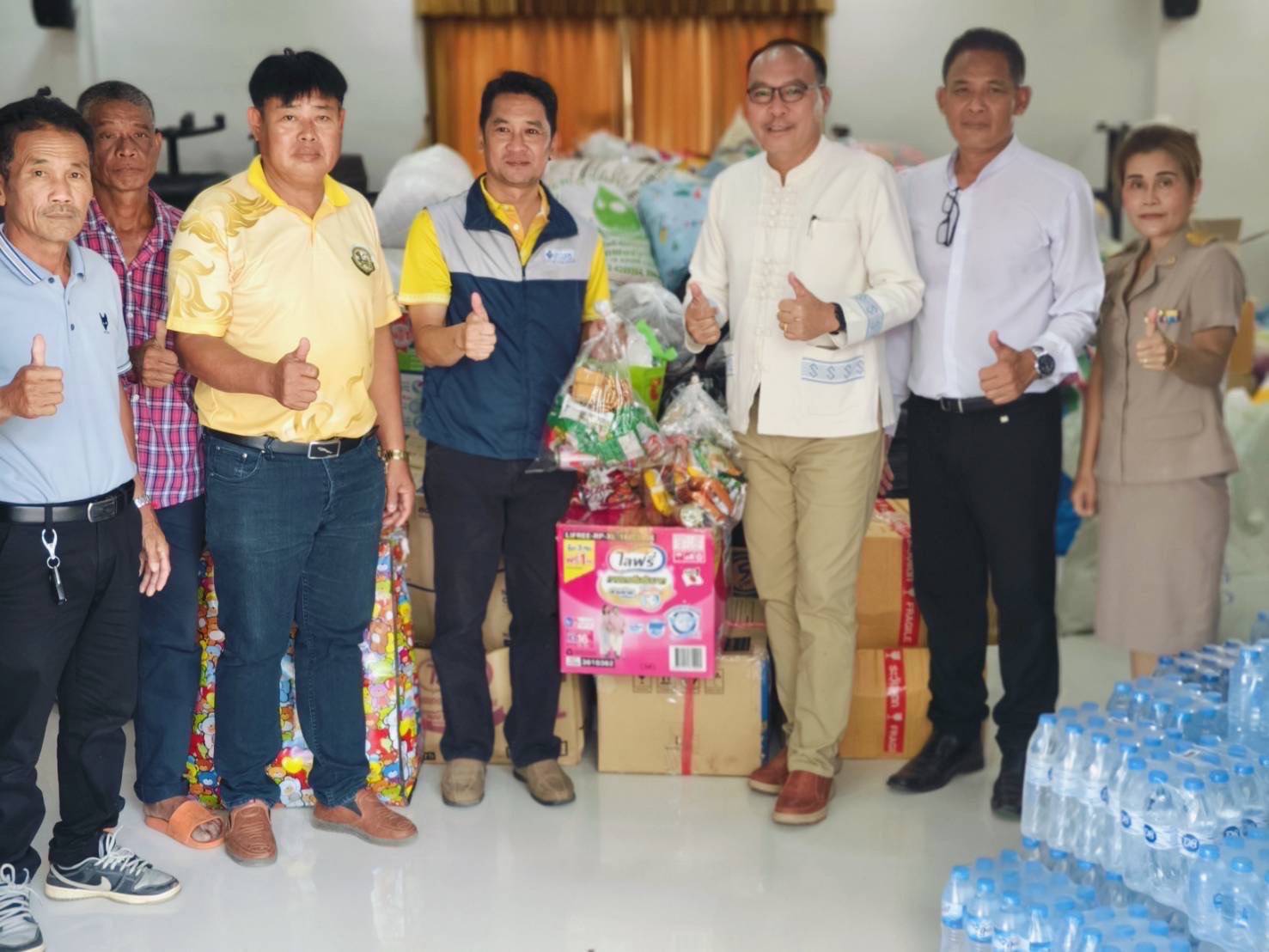 อปท.ยโสธรรวมน้ำใจบริจาคเครื่องอุปโภคบริโภคและสิ่งของช่วยเหลือผู้ประสพอุทกภัยจังหวัดเชียงราย