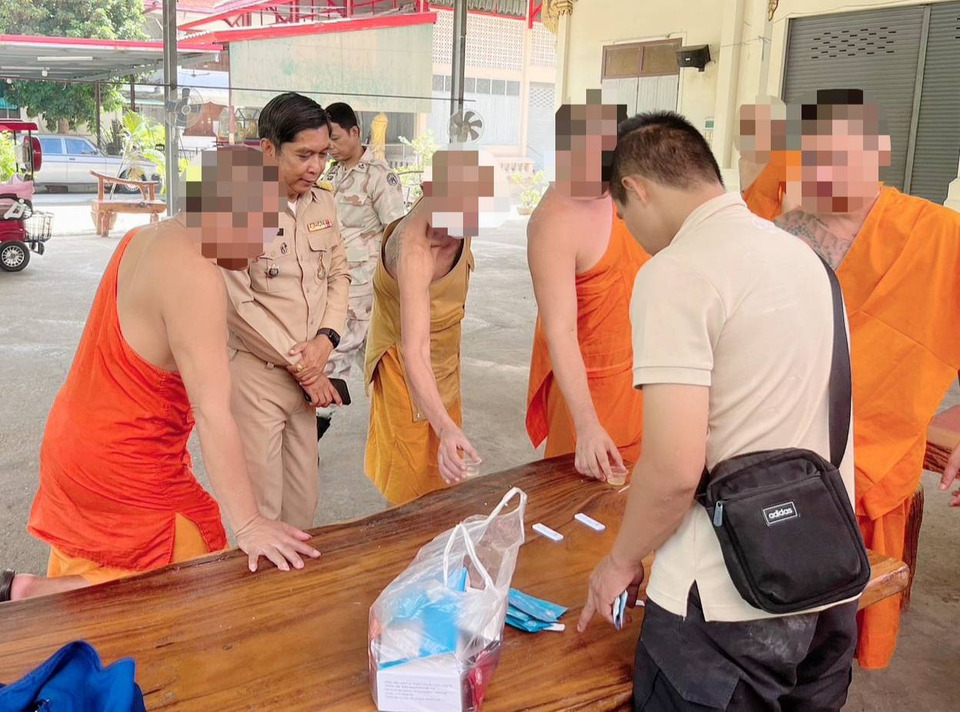 วงแตกทั้งวัด! พระฉี่ม่วงเปิดโปงแก๊งค้ายา ขยายผลจับพ่อค้ายาซอยตรงข้าม