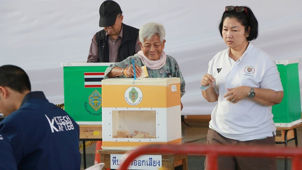 กกต.ขอนแก่น คาดรู้ผลเลือกตั้งไม่เกิน 23.00 น. เร่งสอบคลิปซื้อเสียงเขต 9