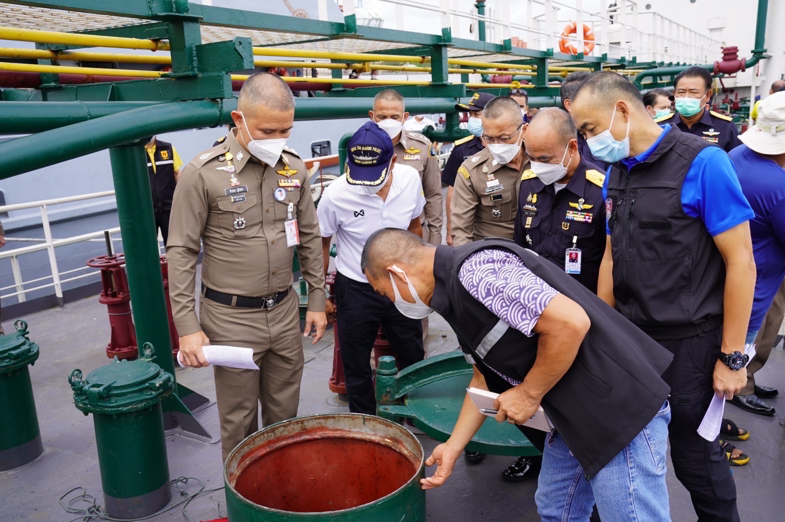 ตำรวจน้ำ จับเรือลักลอบนำเข้าน้ำมันดีเซล 1.2 ล้านลิตร