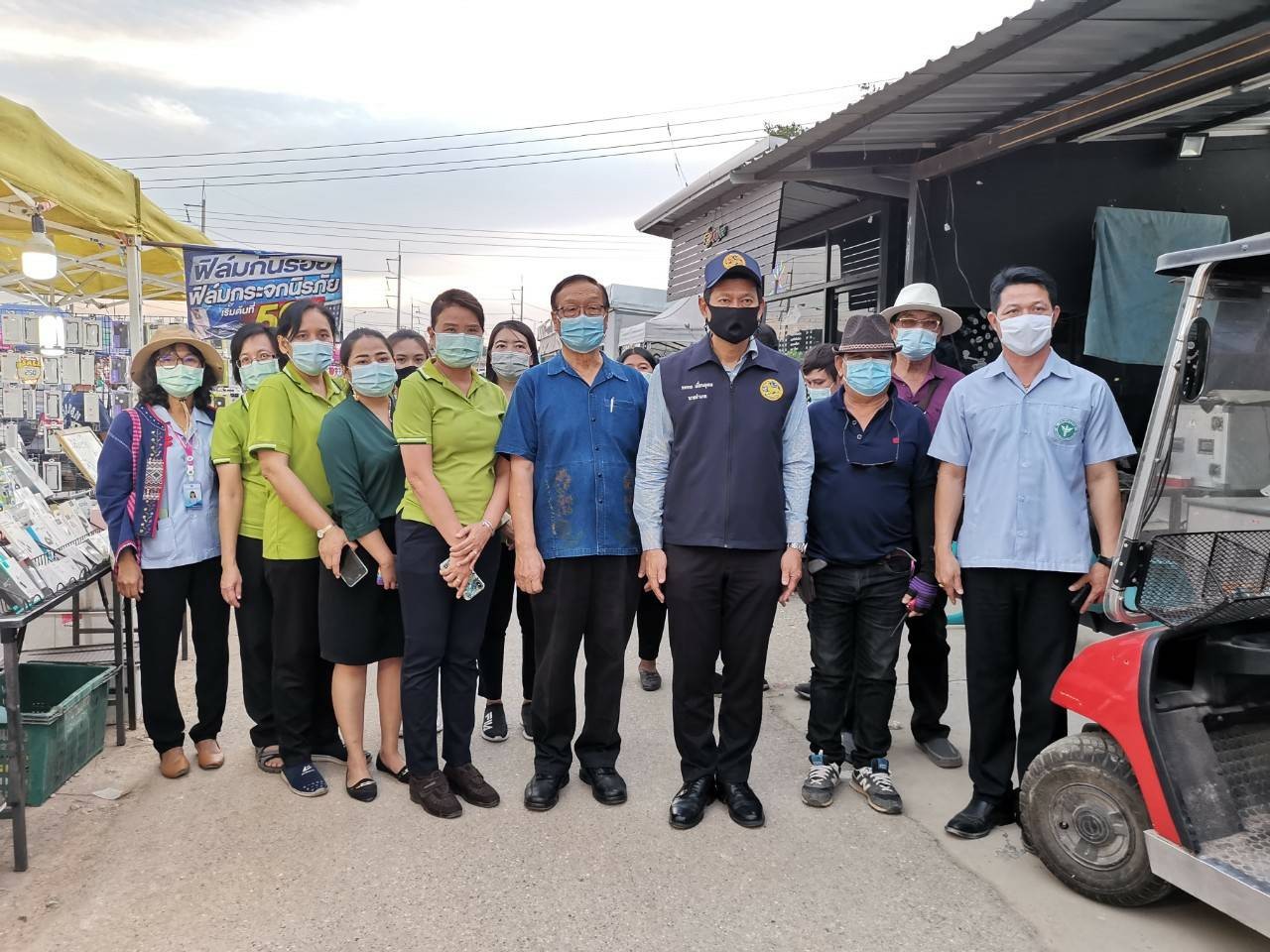 ปูพรมตรวจสอบตลาดสดป้องกันโควิด  อำเภอเมืองราชบุรี นำกำลังฝ่ายปค.-สธ.  หน่วยงานเกี่ยวข้องสุ่มตรวจตลาดสด ป้องโควิดลาม