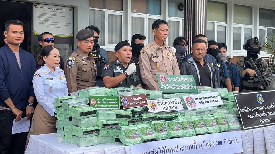 ตชด.ภาค 2 รวบขบวนการค้ายาไอซ์ 216 กก. มูลค่ากว่า 200 ล้าน 
