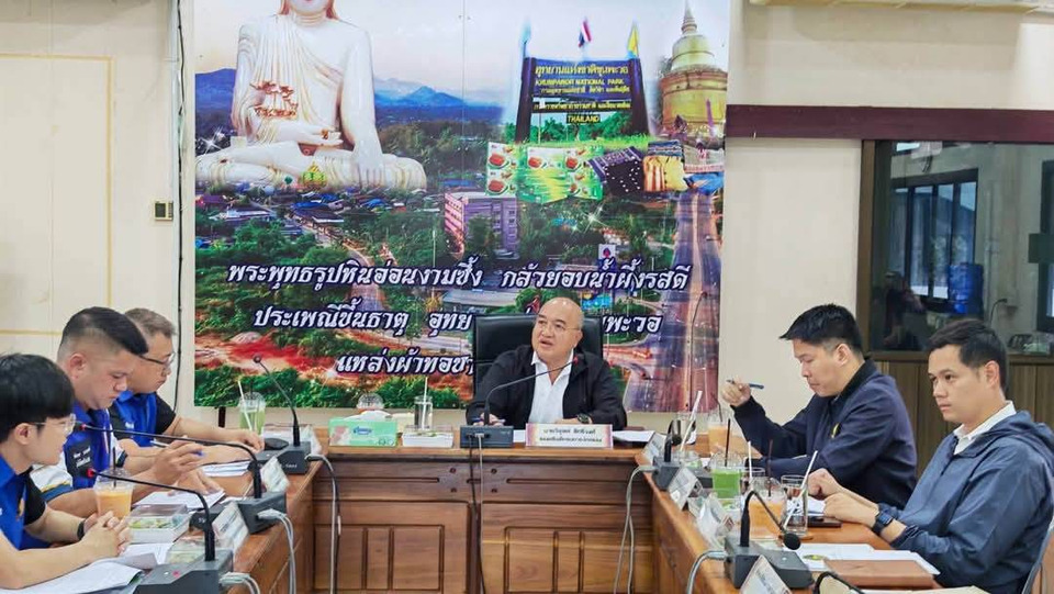 รองอธิบดี ปค.ลงพื้นที่แม่สอด-แม่ระมาด กำชับเข้มงานทะเบียน ย้ำห้ามทุจริตเรียกรับผลประโยชน์ 