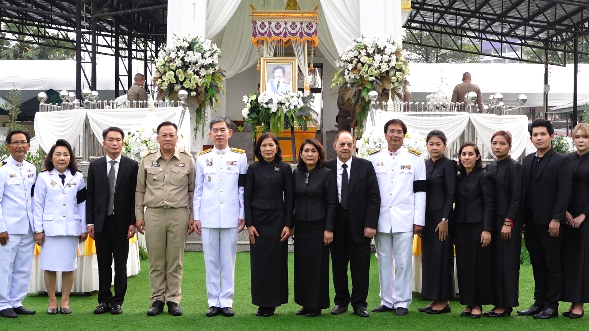 นครปฐม ร่วมไว้อาลัยอดีต ผอ.โรงเรียนวัดไร่ขิง (สุนทรอุทิศ)