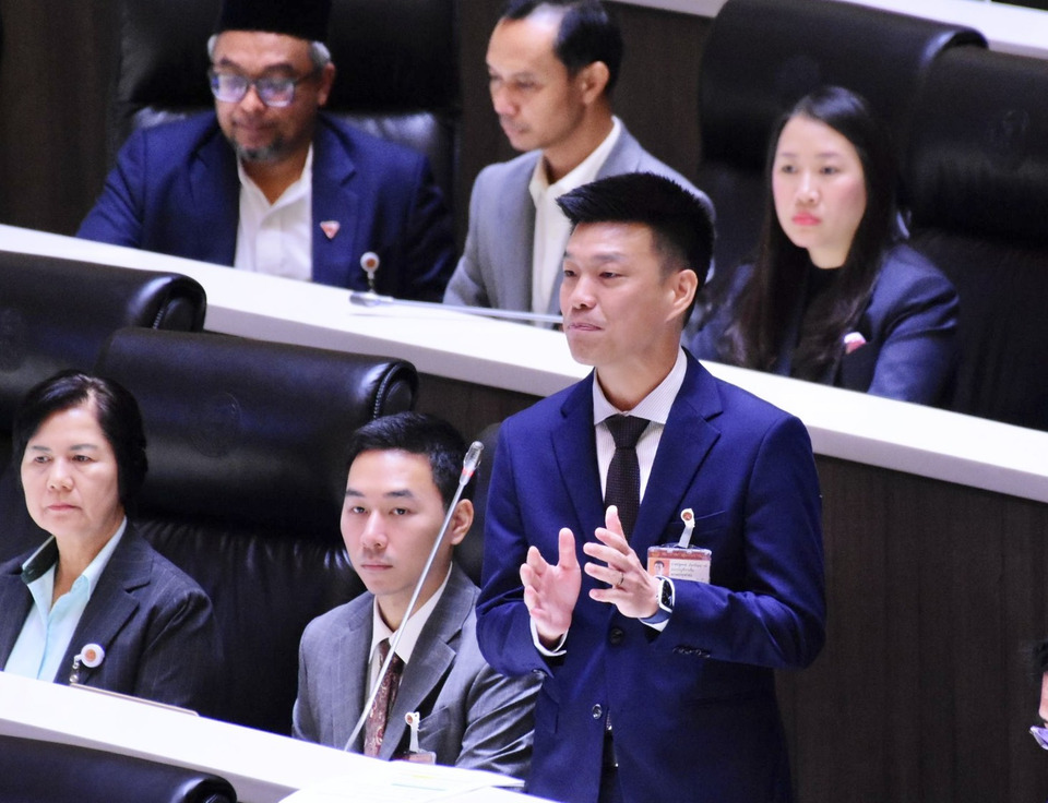 "เท้ง" ลั่น! โหวตวันนี้คือการ หมุนเข็มนาฬิกาชีวิต ปชช.' ให้เดินหน้าต่อ ปลุกสภาฯ ลบล้างมรดก คสช.-เลิกยุทธศาสตร์ชาติ 20 ปี