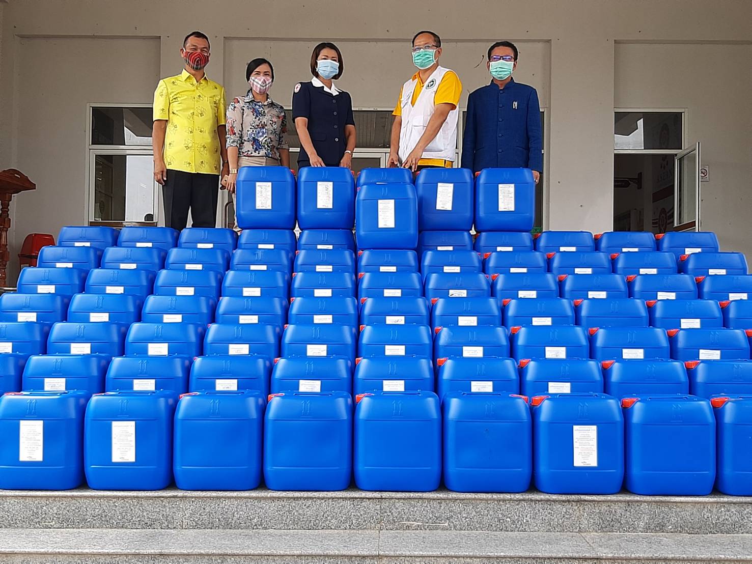 ไทยเบฟฯ มอบเอทิลแอลกอฮอล์  และ“ชมรมจักรยานเสือเช้าจันทบุรี” มอบหน้ากากป้องกันใบหน้า สู้ภัยโควิด-19 