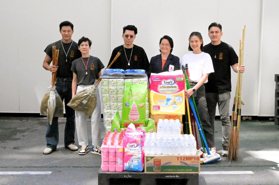 “ทีมเสือใบหยก” รวมพลังทำดี! "แมน–เกล–บุ้ง–ธันวา" ส่งต่อความห่วงใย ช่วยผู้ประสบอุทกภัย