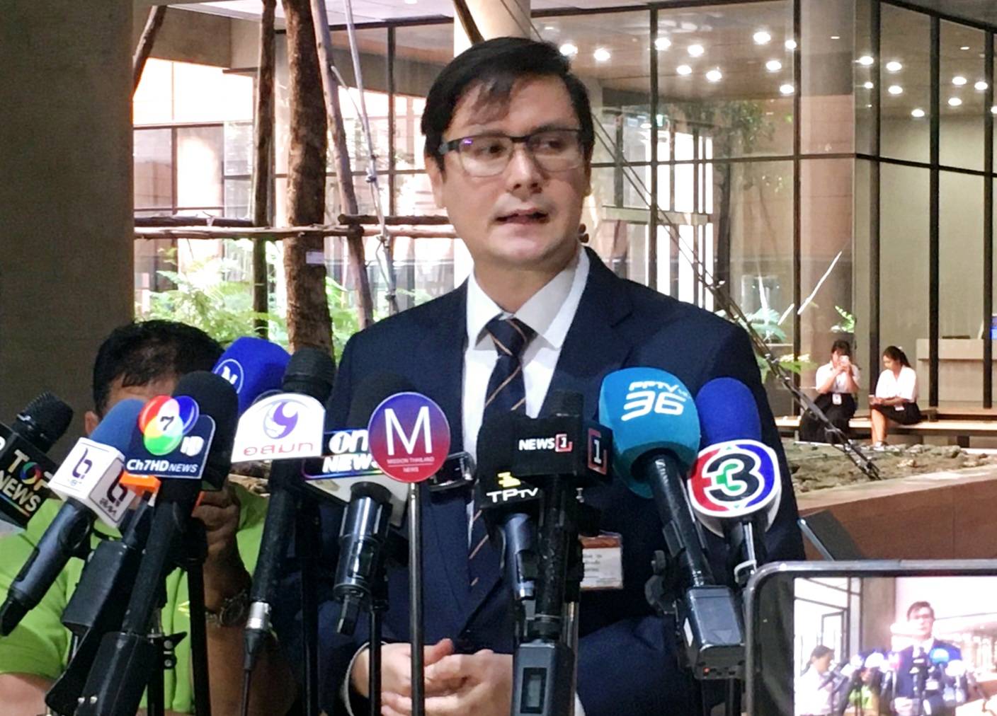 “โรม” ไม่พลาดเหน็บไทยเปรียบเกาหลีใต้ปมประกาศกฎอัยการศึก รัฐสภา-ประชาธิปไตยต้องเข้มแข็ง