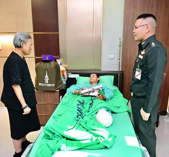 กรมสมเด็จพระเทพฯเสด็จเยี่ยมทหารบาดเจ็บ พร้อมพระราชทานของขวัญปีใหม่เพื่อบำรุงขวัญและกำลังใจ