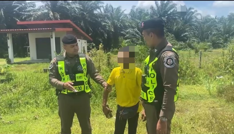 ตำรวจทางหลวงกระบี่ พังงา ภูเก็ต  จับหนุ่มครอบครองยาบ้า 3 เม็ด หลังโยนทิ้งข้างรถ หวังหลบหนีความผิด