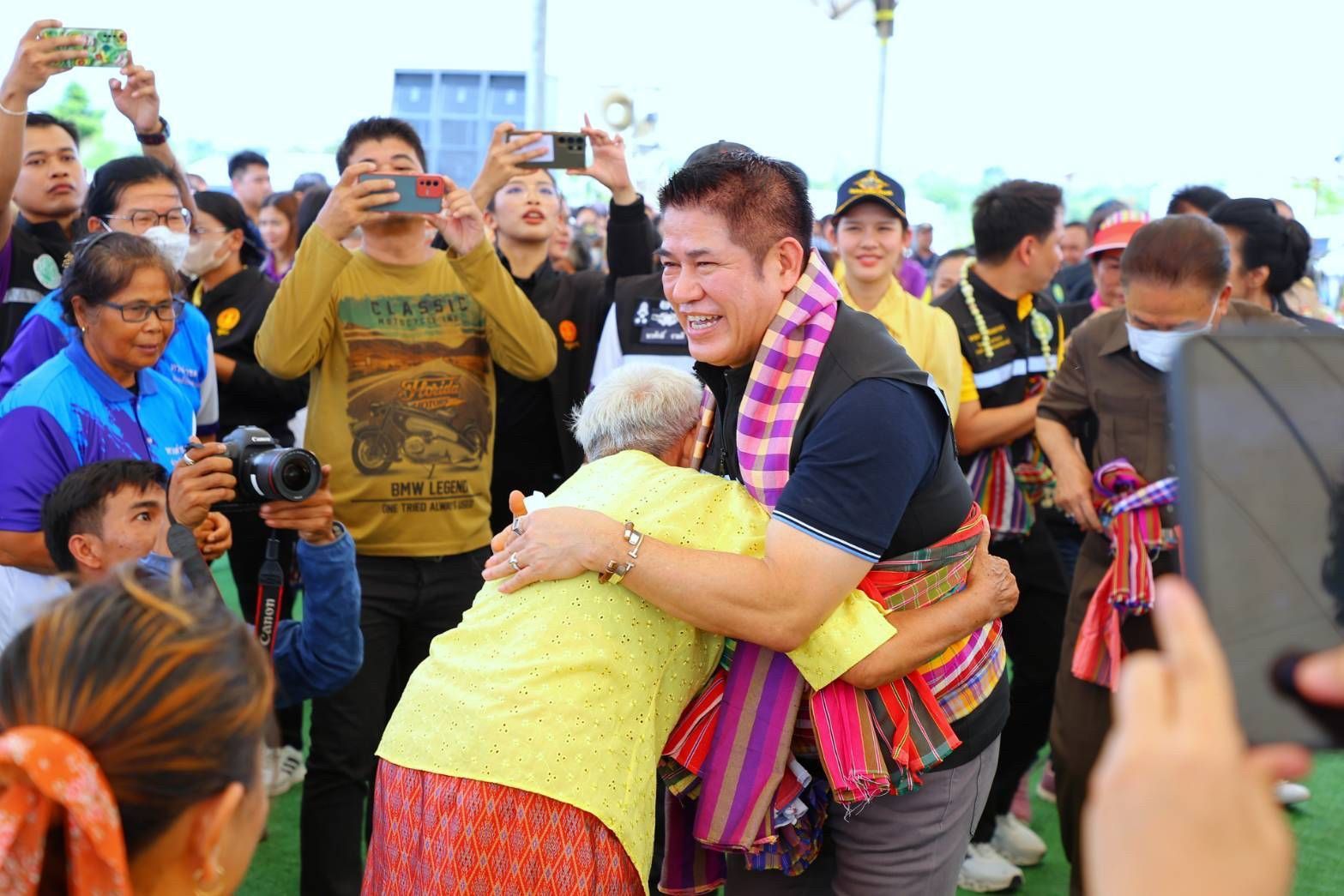 "ธรรมนัส" เหน็บคนวิจารณ์ "ปุ๋ยคนละครึ่ง" ไม่รู้สาระจริง เอา 2 โครงการมาผูกโจมตี