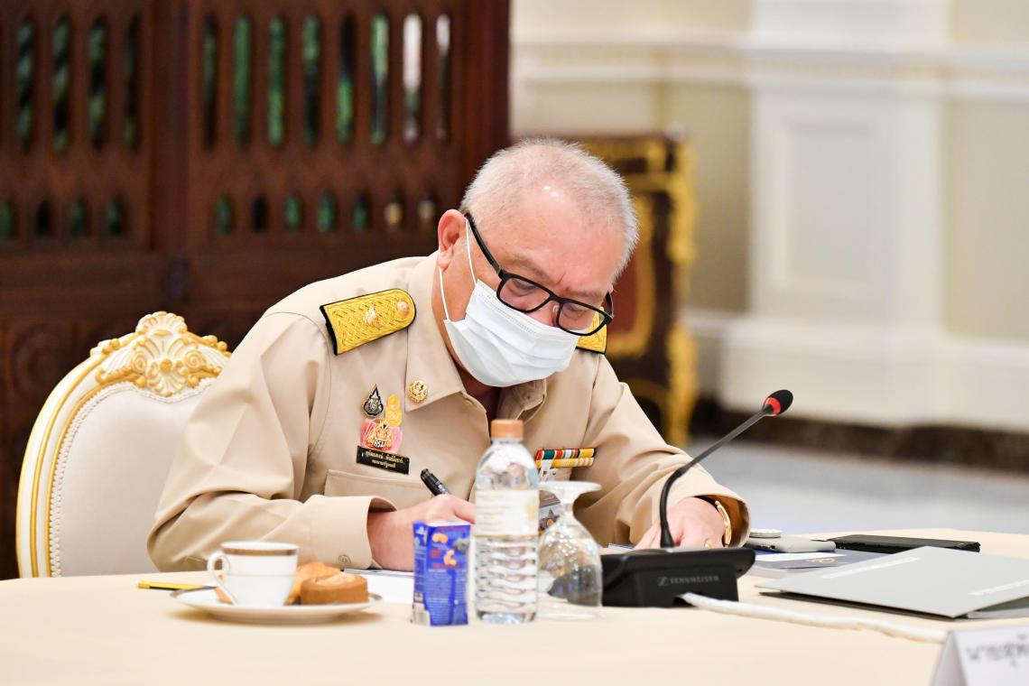 “สุพัฒนพงษ์” ชี้เข้าใจคนละทาง ขอให้คนรักชาตินำเงินฝากที่เก็บไว้ไปใช้จ่าย ไม่ใช่บังคับ แต่ให้เอกชนลงทุนกระตุ้น ศก.