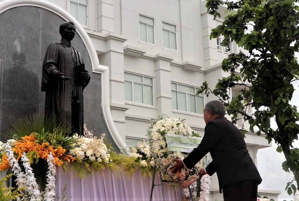 อบจ.อุดรธานี ร่วมพิธี “วันรพี” วางพวงมาลาน้อมรำลึกพระบิดาแห่งกฎหมายไทย