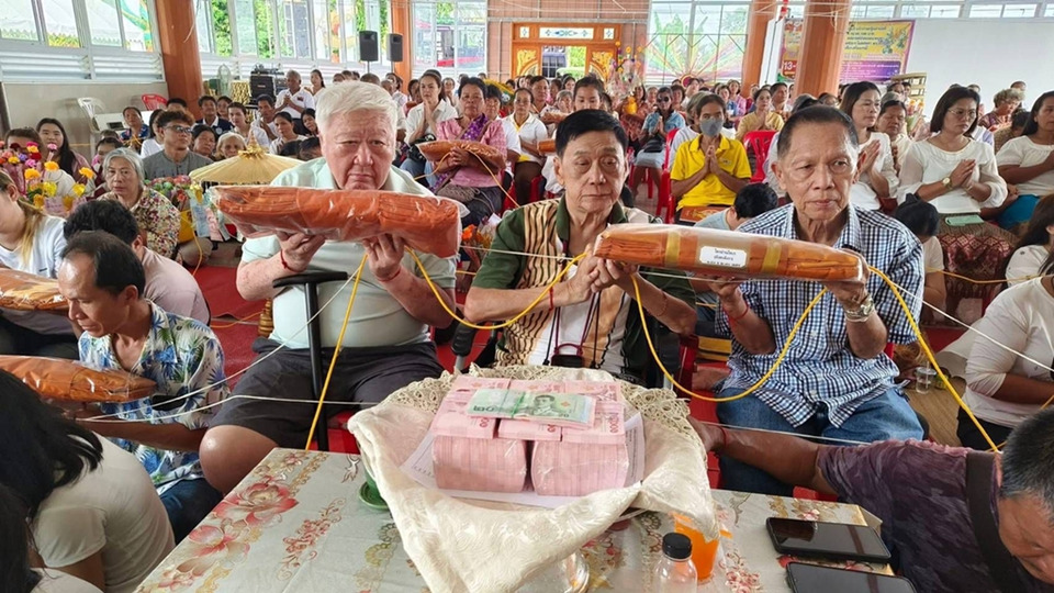 ศิษยานุศิษย์ร่วมบุญกฐินวัดหลวงปู่โชติ ยอดเงินกว่าครึ่งล้าน คอหวยไม่พลาดส่องเลขเด็ด