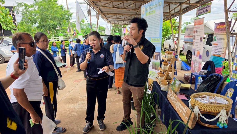 ศูนย์วิจัยข้าวอุดรธานีจัดคลินิกเกษตรเคลื่อนที่ แจกพันธุ์ข้าว กข24 หนุนเกษตรกร