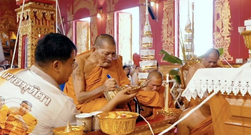 วัดธาตุพระอารามหลวง ยกช่อฟ้าวิหาร 500 ปี–หลวงปู่ศิลาร่วมพุทธาภิเษก “หลวงพ่อพระลับ”