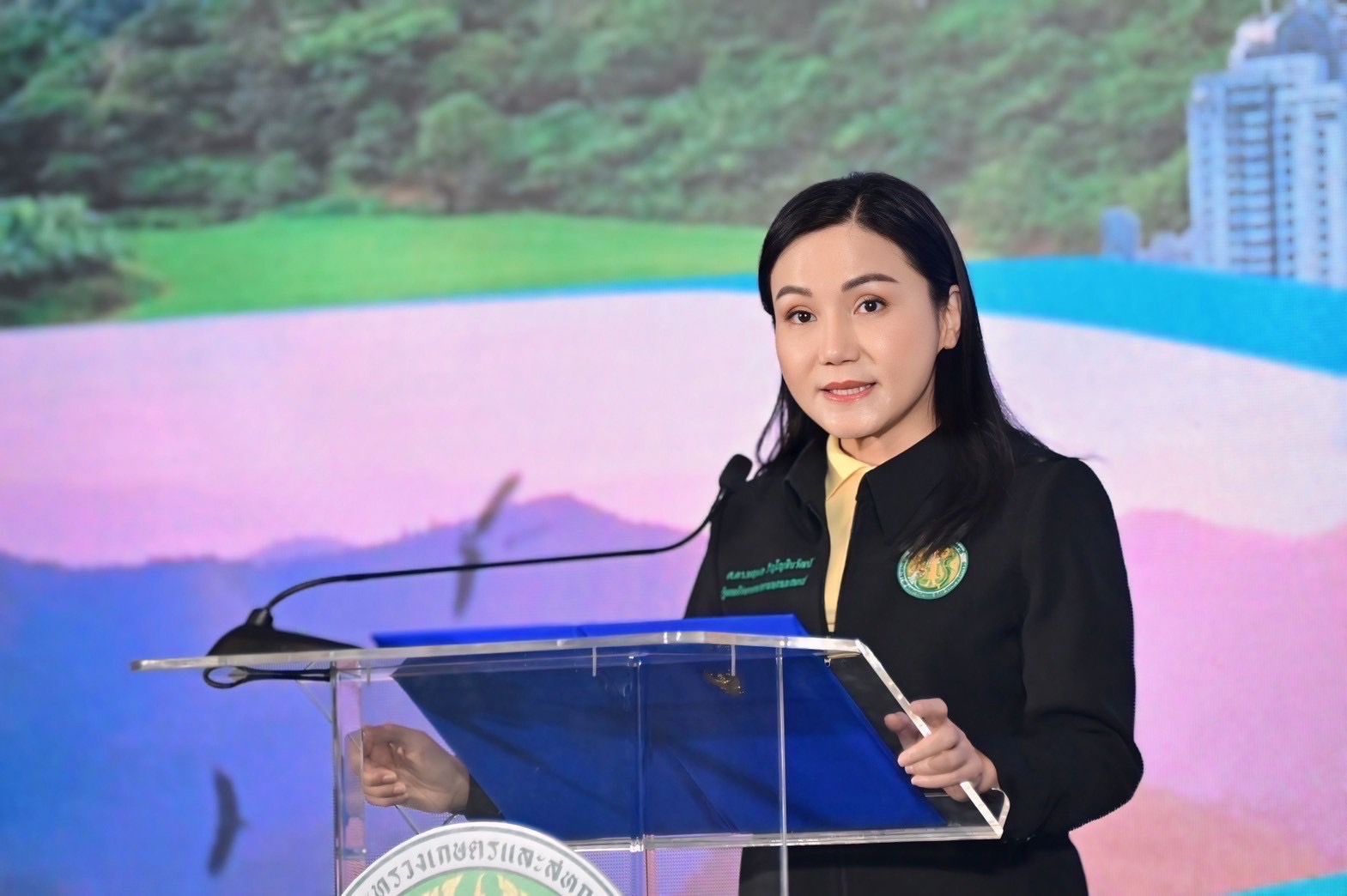 "รมว.นฤมล"พร้อมจับมือทุกหน่วยงานร่วมแก้ปัญหาฝุ่น PM 2.5 เน้นสร้างแรงจูงใจให้เกษตรกรลดการเผา