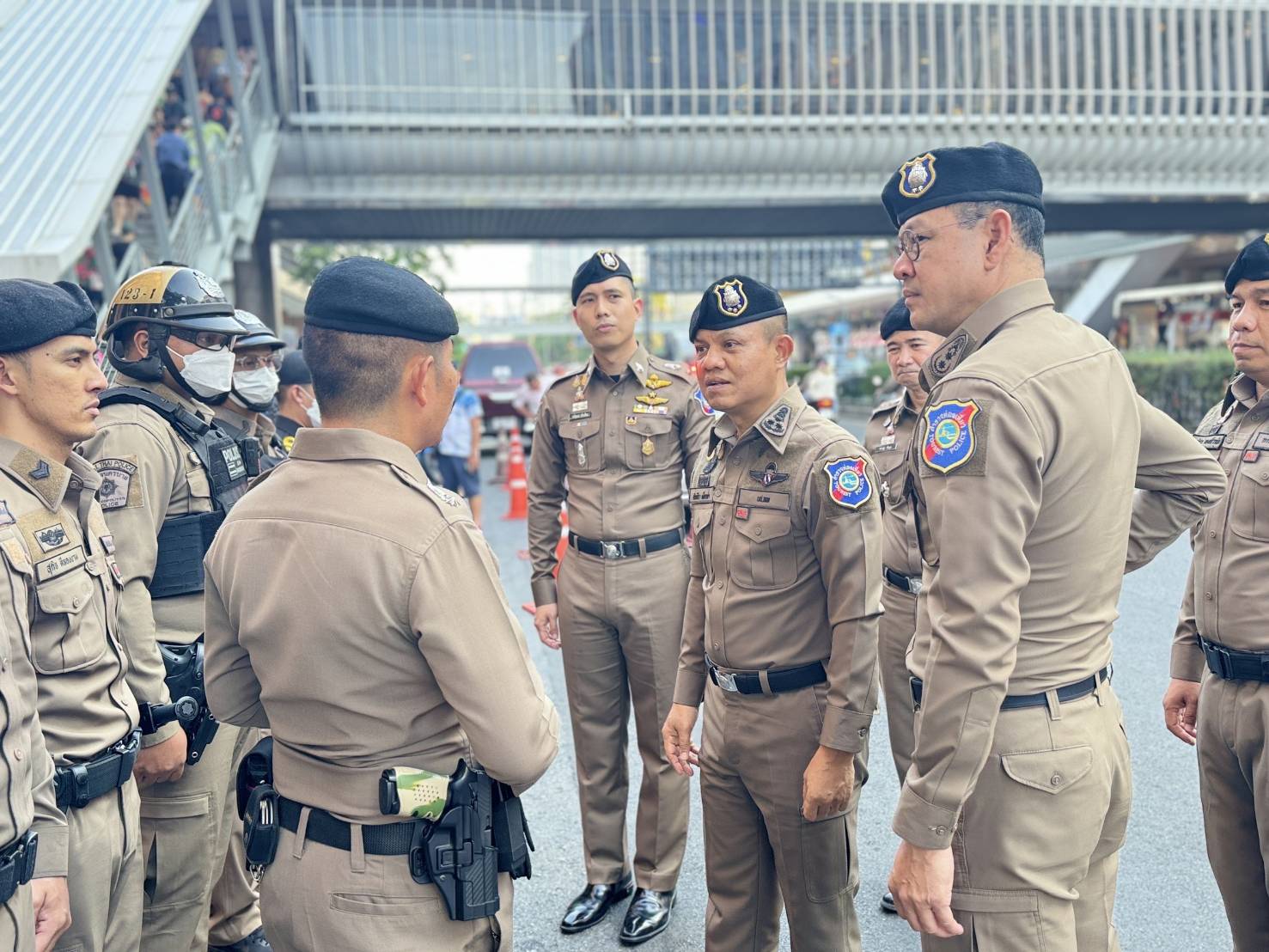 ตำรวจตรวจเข้มตรอกข้าวสาร-สยามสแควร์"สงกรานต์วันสุดท้าย"วาง 3 มาตรการระบายความแออัด