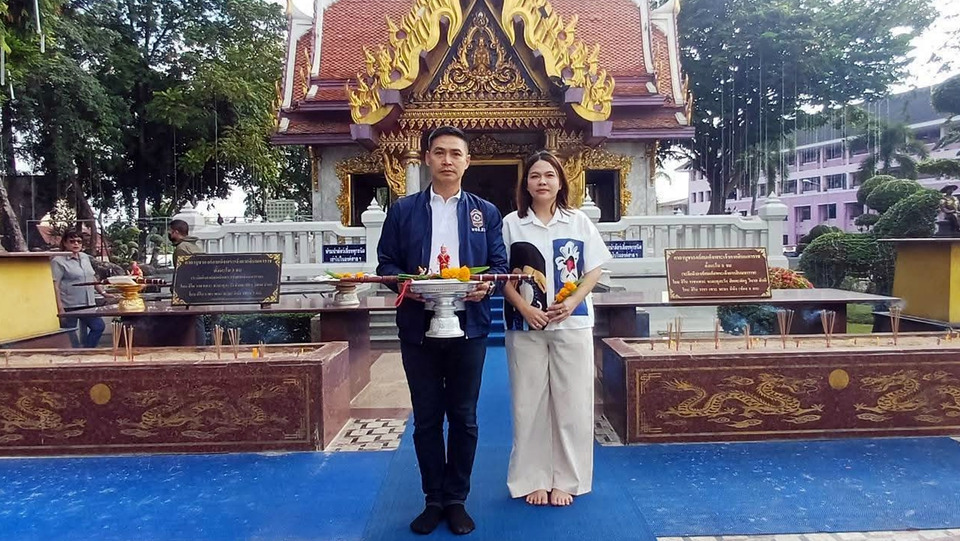 “นายอำเภอตั้ม บ้านตาก” ถือฤกษ์ชัย 9.19 น. กราบศาลสมเด็จพระเจ้าตากสิน ก่อนรับตำแหน่งปลัดบุรีรัมย์