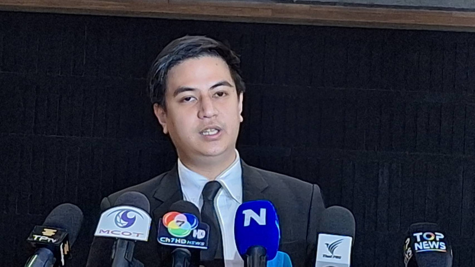 “พริษฐ์” ลุยดัน ส.ส.ร. เลือกตั้ง 100% หลังปลดล็อกปมศาล รธน. พร้อมรอร่างภาคประชาชนเข้าสภาประกบวาระแรก