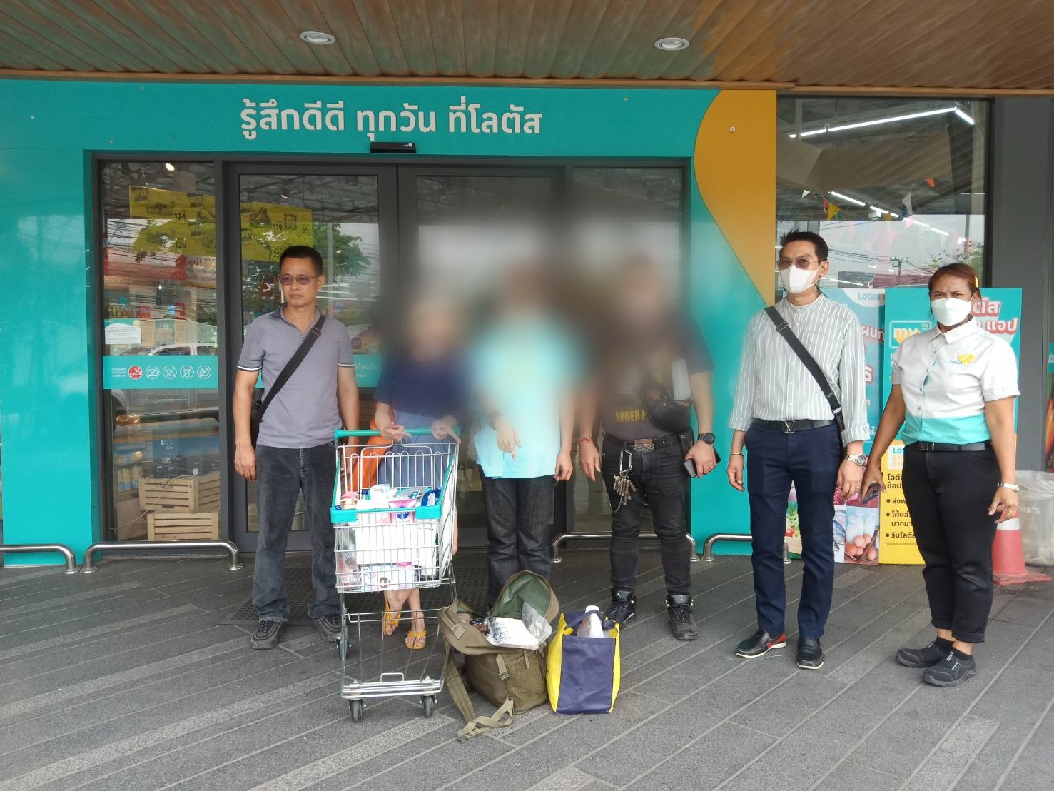 รวบ 2 คู่รัก ตระเวนลักทรัพย์ในโลตัส 
