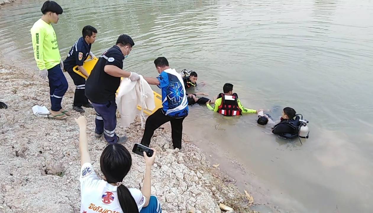 นักเรียนหญิงพลัดตกลงในอ่างน้ำบ้านหนองผือหลังเล่นน้ำคลายร้อนดับ2รอด1