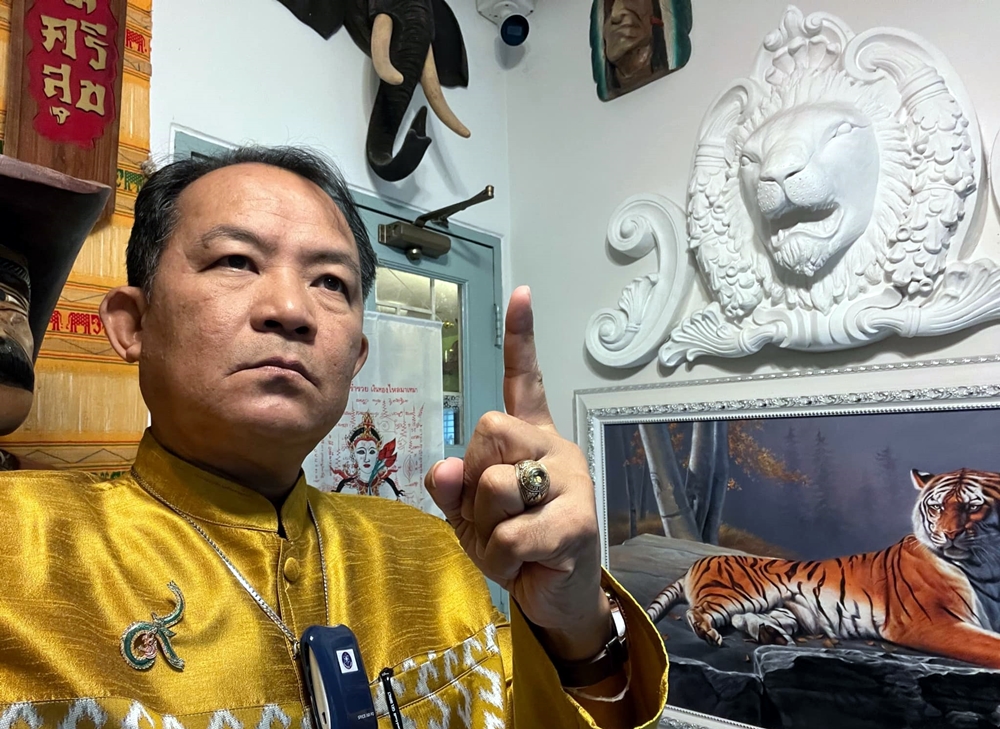"ศรีสุวรรณ" จี้ใช้ ม.32 พรบ.โบราณสถานฯ เอาผิดมือพ่นสีสเปรย์กำแพงวัดพระแก้ว