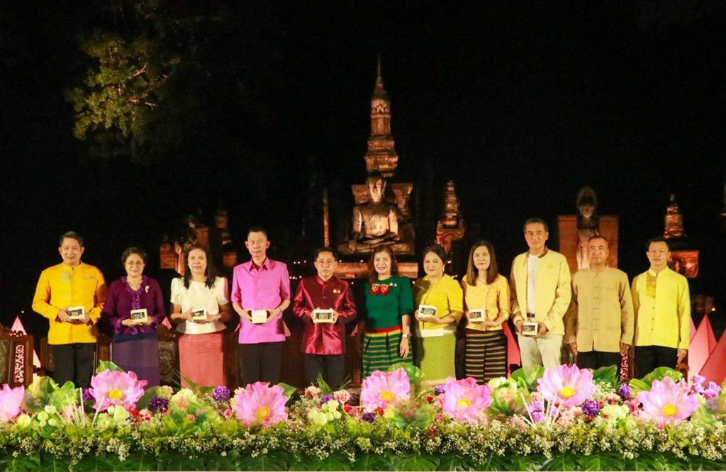 สุโขทัยเตรียมจัดงานประเพณีลอยกระทง เผาเทียน เล่นไฟ จังหวัดสุโขทัย ประจำปี 2567