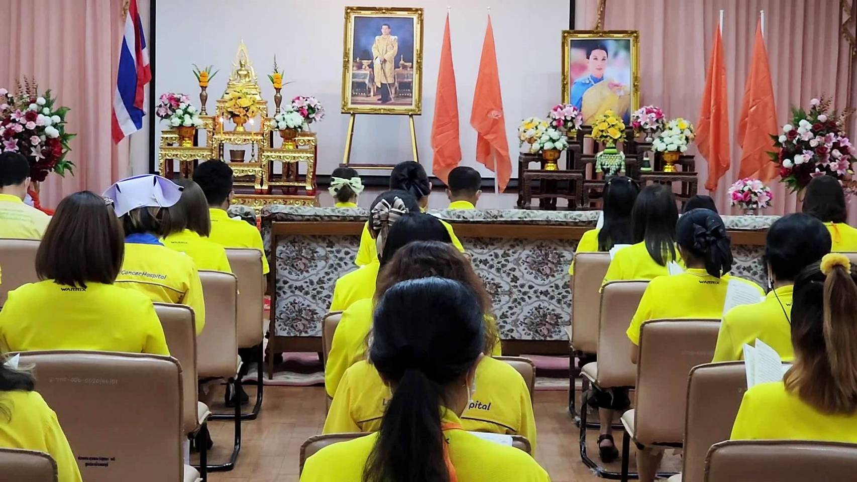 บุคลากรทางการแพทย์รพ.มะเร็งลพบุรีพร้อมใจสวดมนต์อธิษฐานจิต 3 วันแด่ 'เจ้าฟ้าพัชรกิติยาภาฯ' 