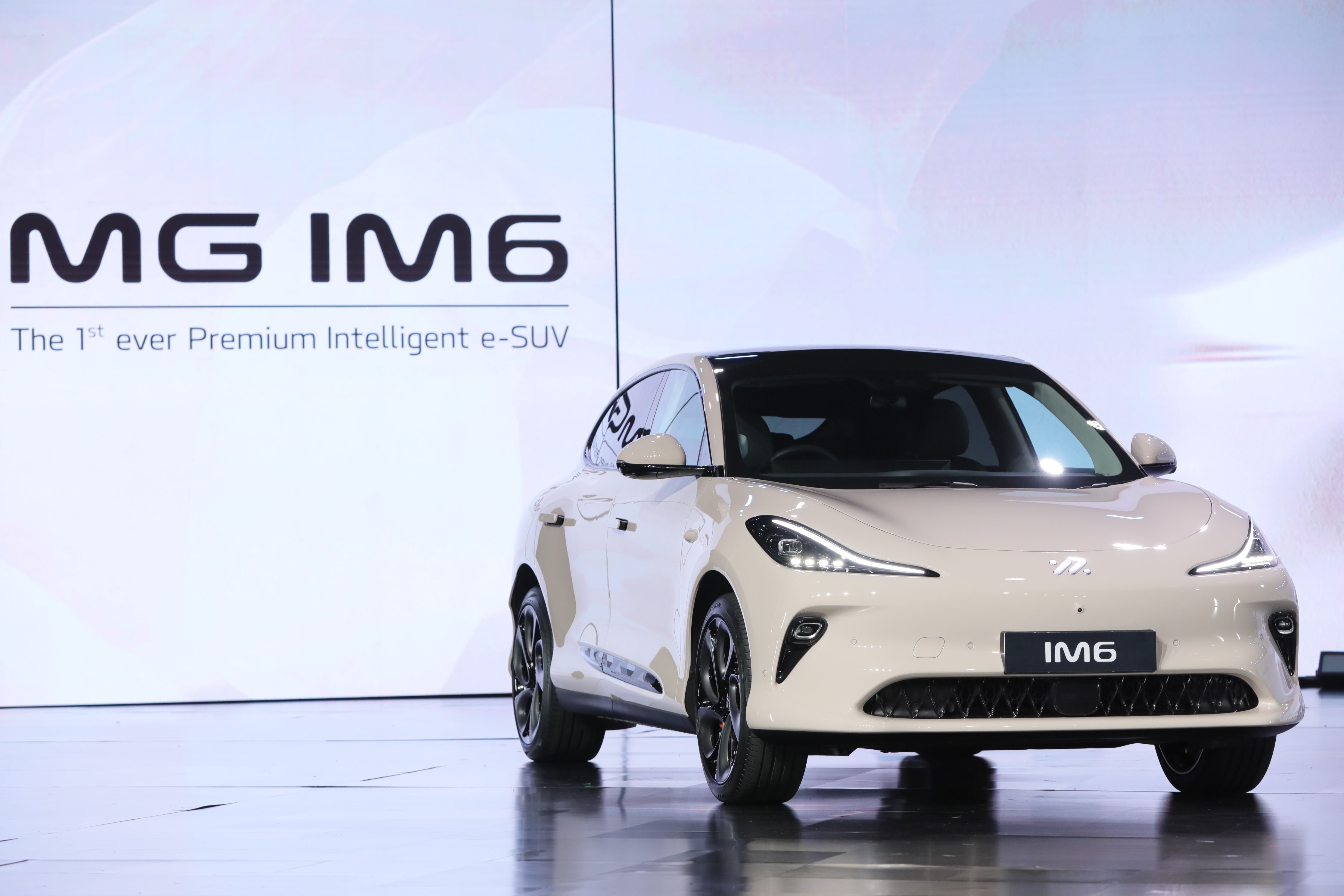 NEW MG IM6 ชาร์จไวฟังก์ชันครบแรงสุดในรุ่น