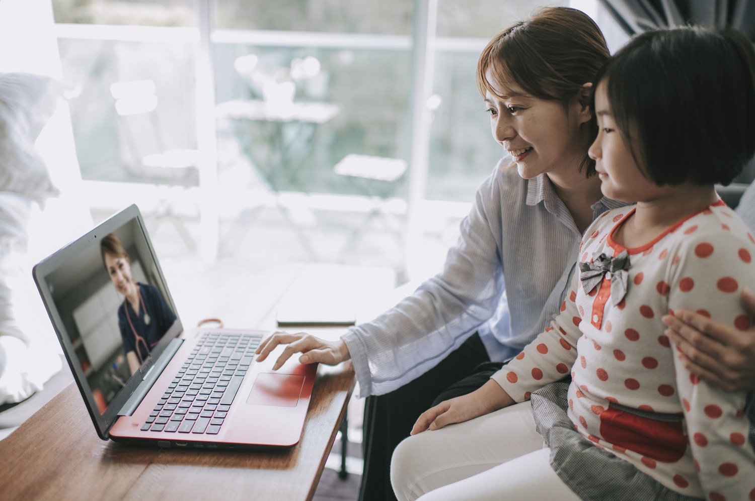 ง่ายแค่ปลายนิ้ว! พบแพทย์แบบปลอดภัยด้วย Telemedicine
