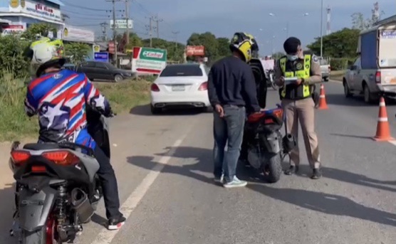 ชาวบ้านสุดทน! แก๊งวัยรุ่น “ทริปไม่อาบน้ำ” แว้นซิ่งยกล้อเที่ยวภูทับเบิกเพชรบูรณ์