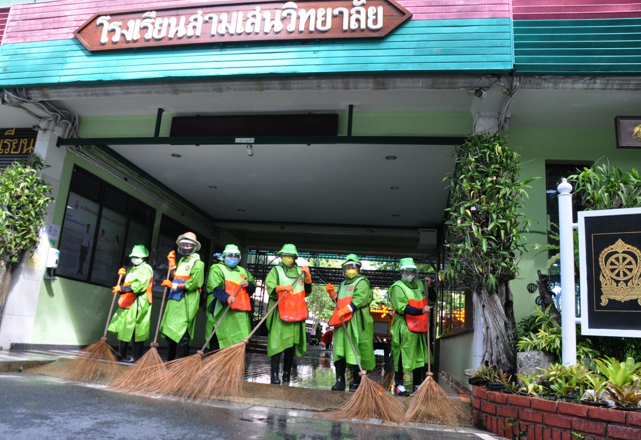 ผอ. รร.สามเสนวิทยาลัย สั่ง big cleaning หลังพบครอบครัว นร. พักโรงแรมเดียวกับทหารอียิปต์