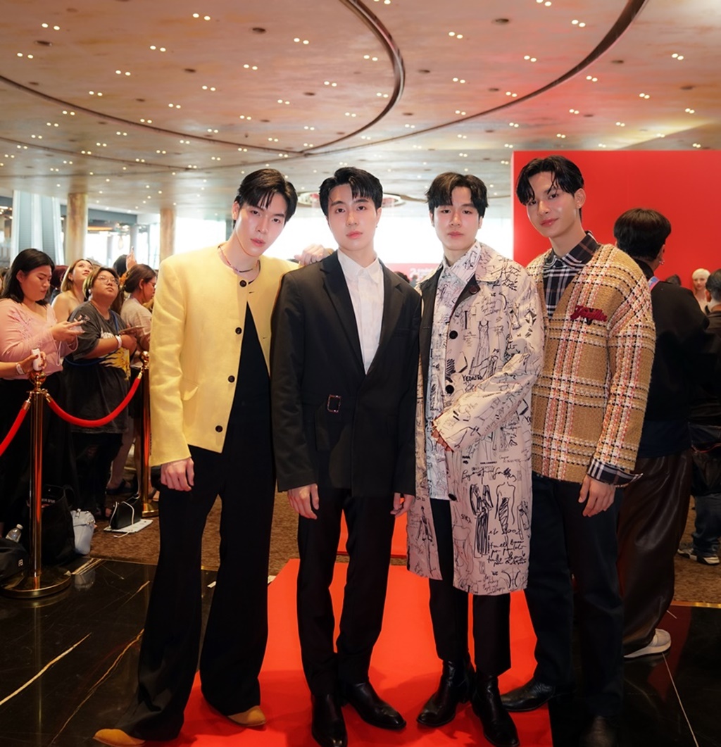 หล่อทะลุพรมแดง!! 4 หนุ่มจากซีรีส์ Knock Knock Boys! “เบส-เซ้ง-เจ้านาย-โนเกีย” ร่วมงานประกาศผลรางวัล “คมชัดลึกอวอร์ดครั้งที่ 20