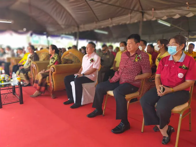 มุกดาหาร จัดงานประเพณีแข่งเรือยาวออกพรรษา ไทย-ลาว