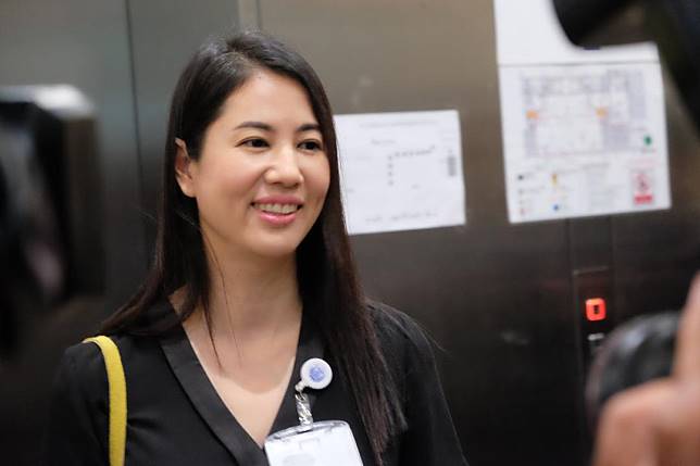'ปารีณา' ฮาลั่นโซเชียล! หนุ่มนักประชาธิปไตยเมืองระยองถูกลักพาตัว 'ไลฟ์สด' ได้ด้วย