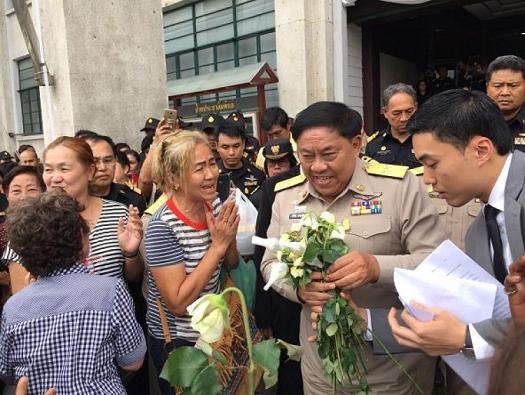 "เหรียญสองด้าน"/จัดระเบียบเมืองยุคผู้ว่าฯลูกแม่ค้า