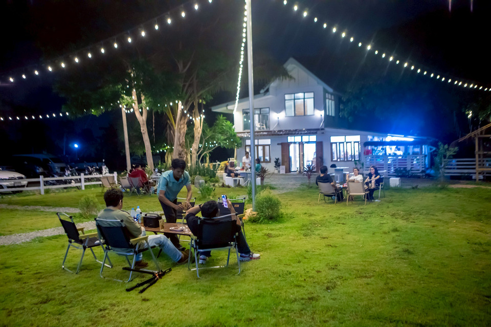 วันหยุดนี้ปักหมุด! “บ้านไร่นายหนิง Cafe & Farm” คาเฟ่ธรรมชาติใกล้พัทยา เที่ยวได้ทั้งครอบครัว เด็กสนุก ผู้ใหญ่ชิล 