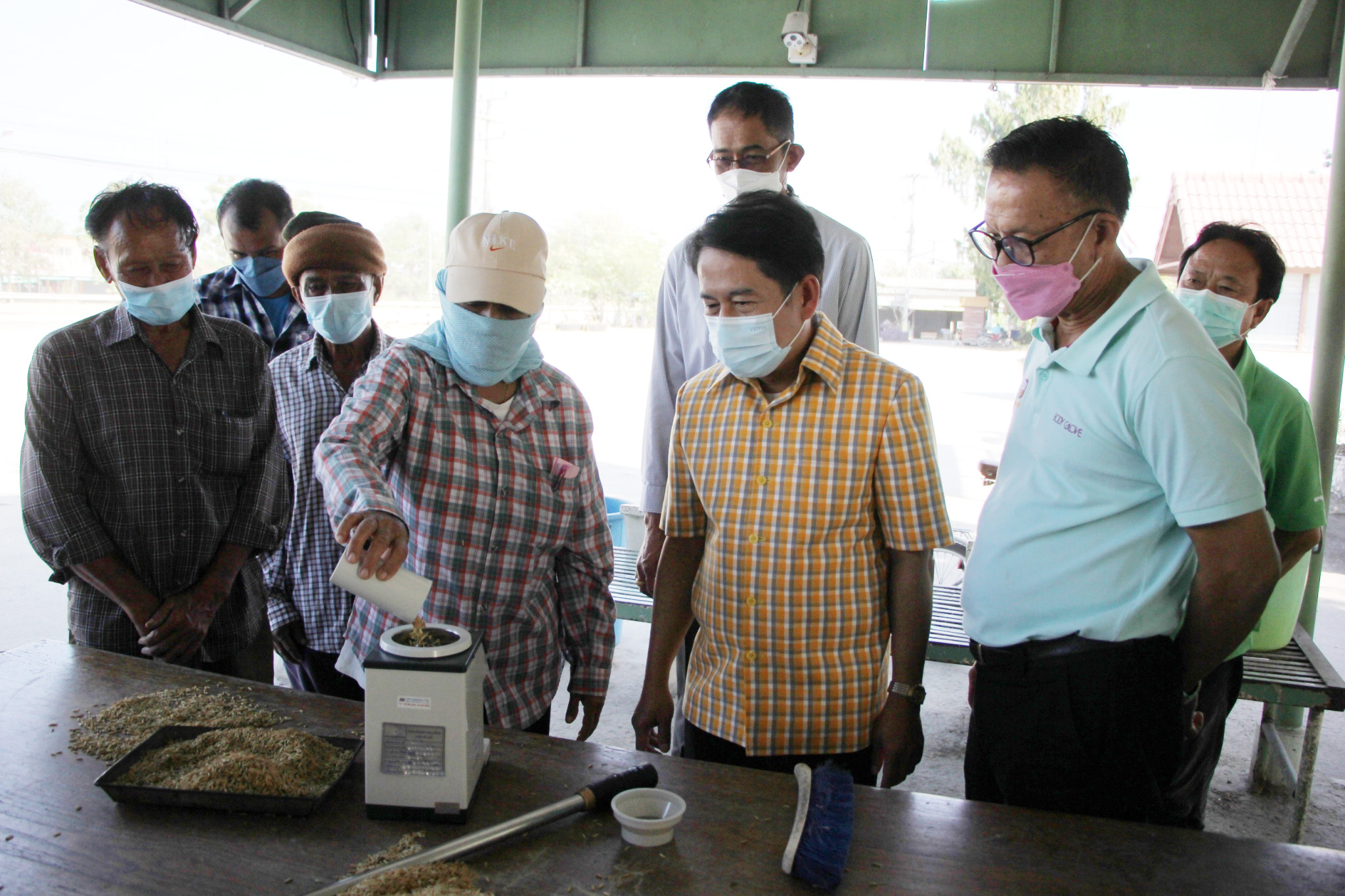 รับซื้อข้าวโครงการตลาดนัดข้าวเปลือกสุพรรณฯไม่คึกคัก