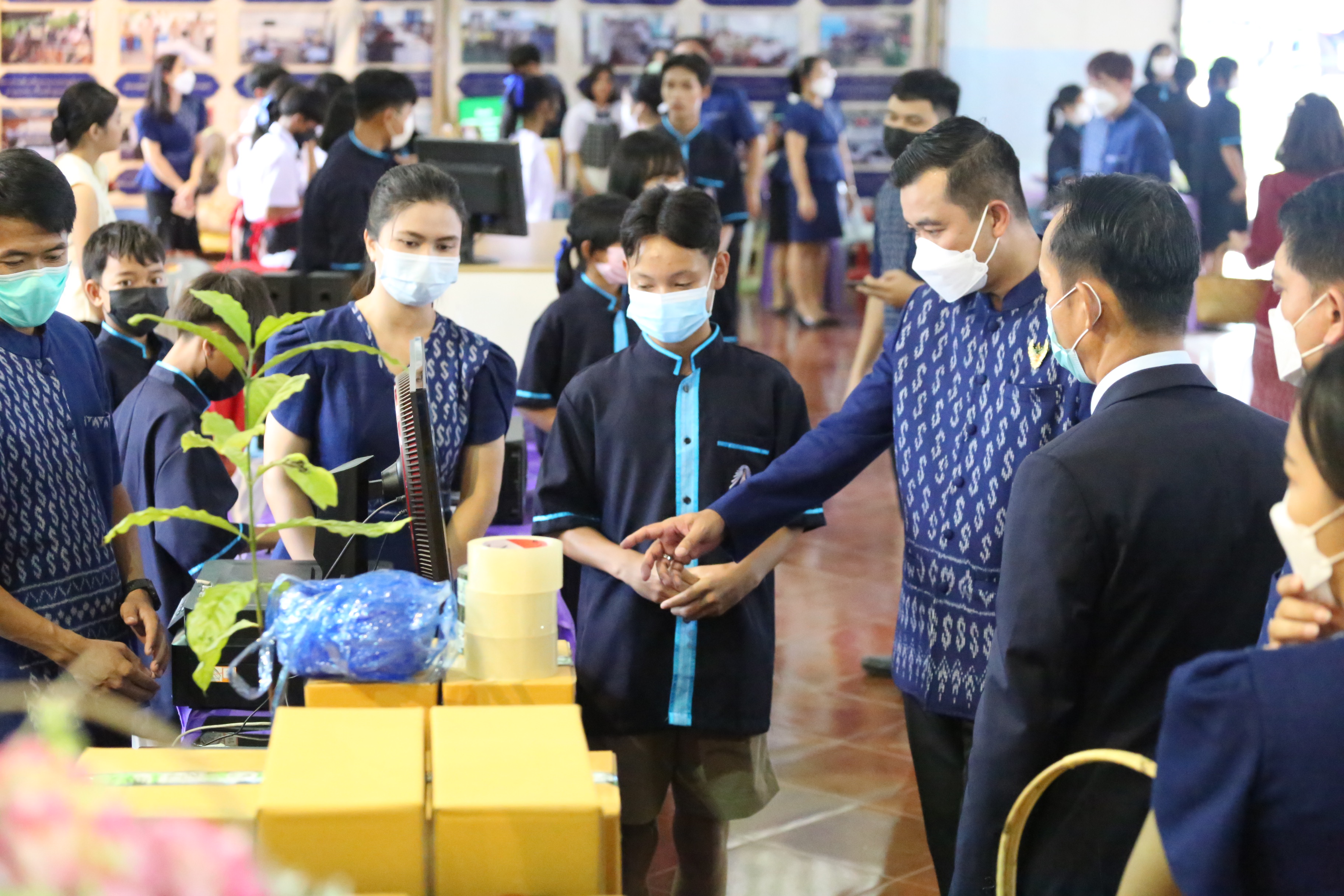 สพม. จับมือโรงเรียนในเครือข่าย เปิดงานโชว์นวัตกรรมสร้างอาชีพผลงานนักเรียน