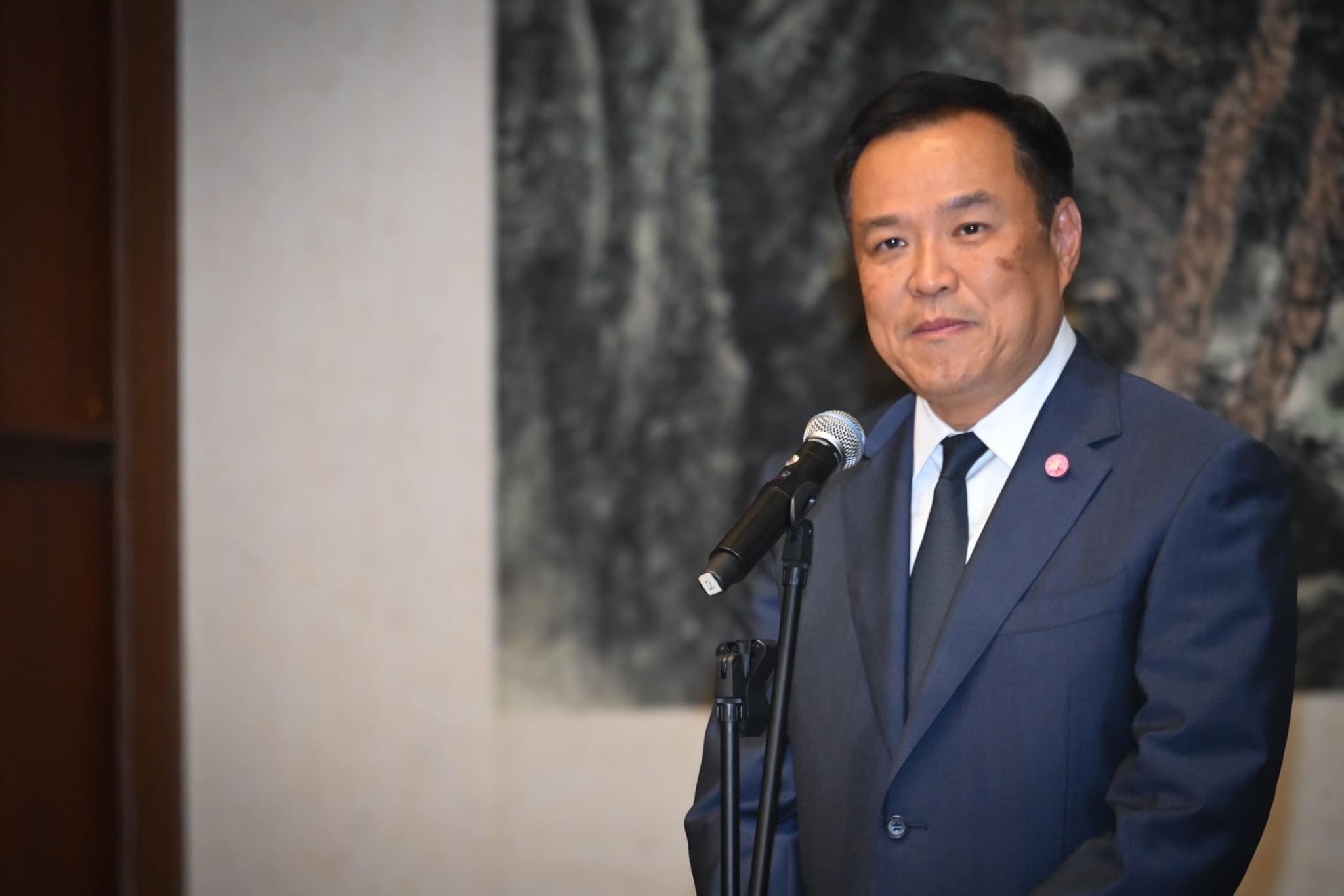 "อนุทิน" ยันไร้การเมืองใน มท.หลังชาวบ้านไม่พอใจ ตั้ง "อดีตปลัด มท." นั่ง "ผู้ว่าฯสงขลา" ขอเวลาทำงานก่อนประเมินผลอีกครั้ง 