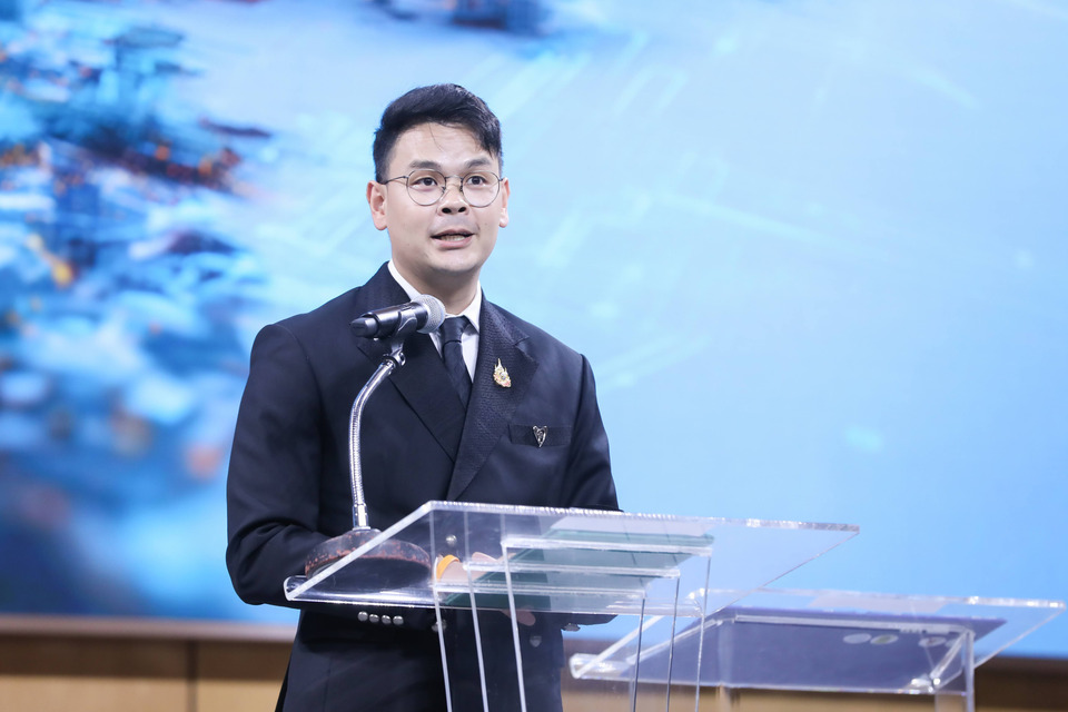 "ไชยชนก" นำดีอีผนึก 4 หน่วยงานรัฐ จับมือ LINE ยกระดับเตือนภัยผ่าน Safety Check ถึงประชาชน