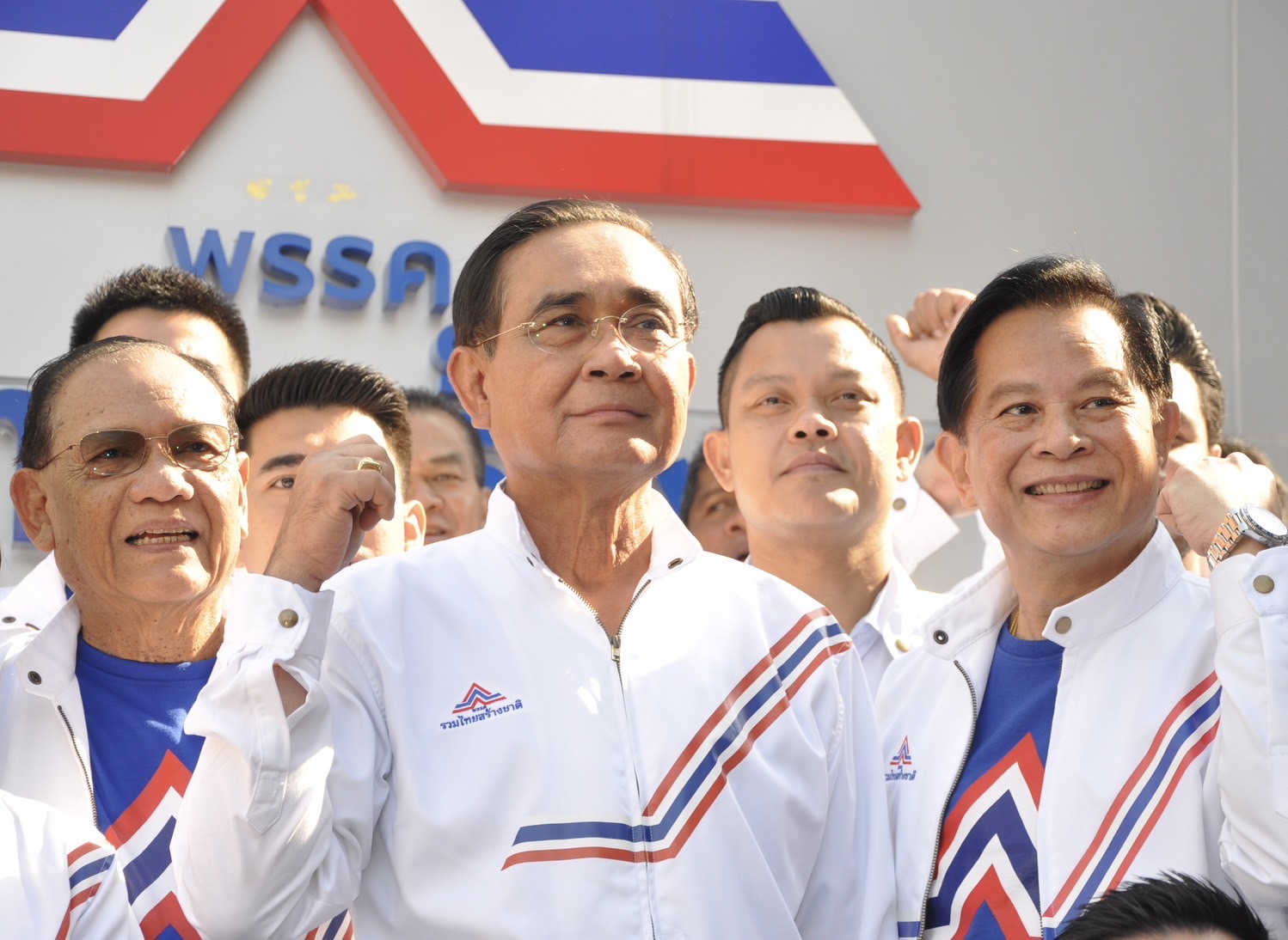 “ประยุทธ์” ยังไม่บอก “รทสช.” ตั้งเป้ากี่ที่นั่ง ชี้ ทีมเศรษฐกิจร่วมกันทำงาน ไม่ใช่เก่งคนเดียว