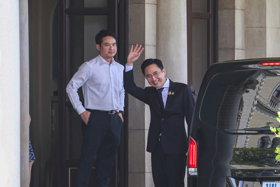 เราจะแยกการบริหารบ้านเมืองออกจากการเมืองได้จริงหรือ!?