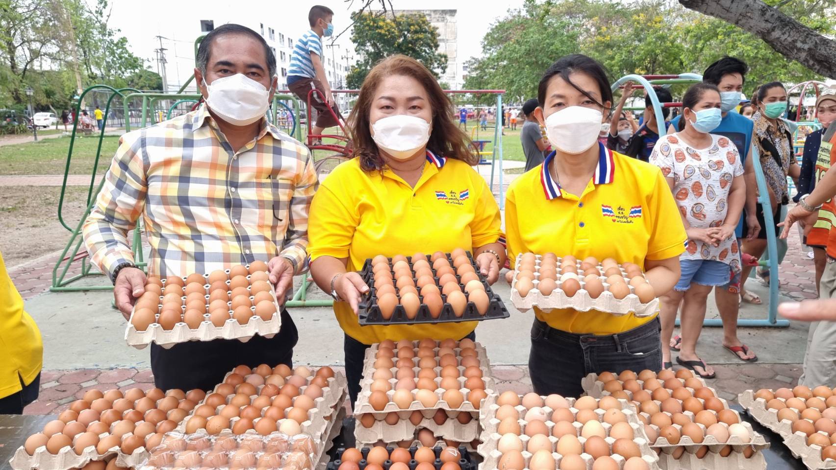 "พรรคเศรษฐกิจไทย" ร่วมมือสภ.บ้านแพ้ว แก้ปัญหา-ป้องกันปราบปรามอาชญากรรมในชุมชน