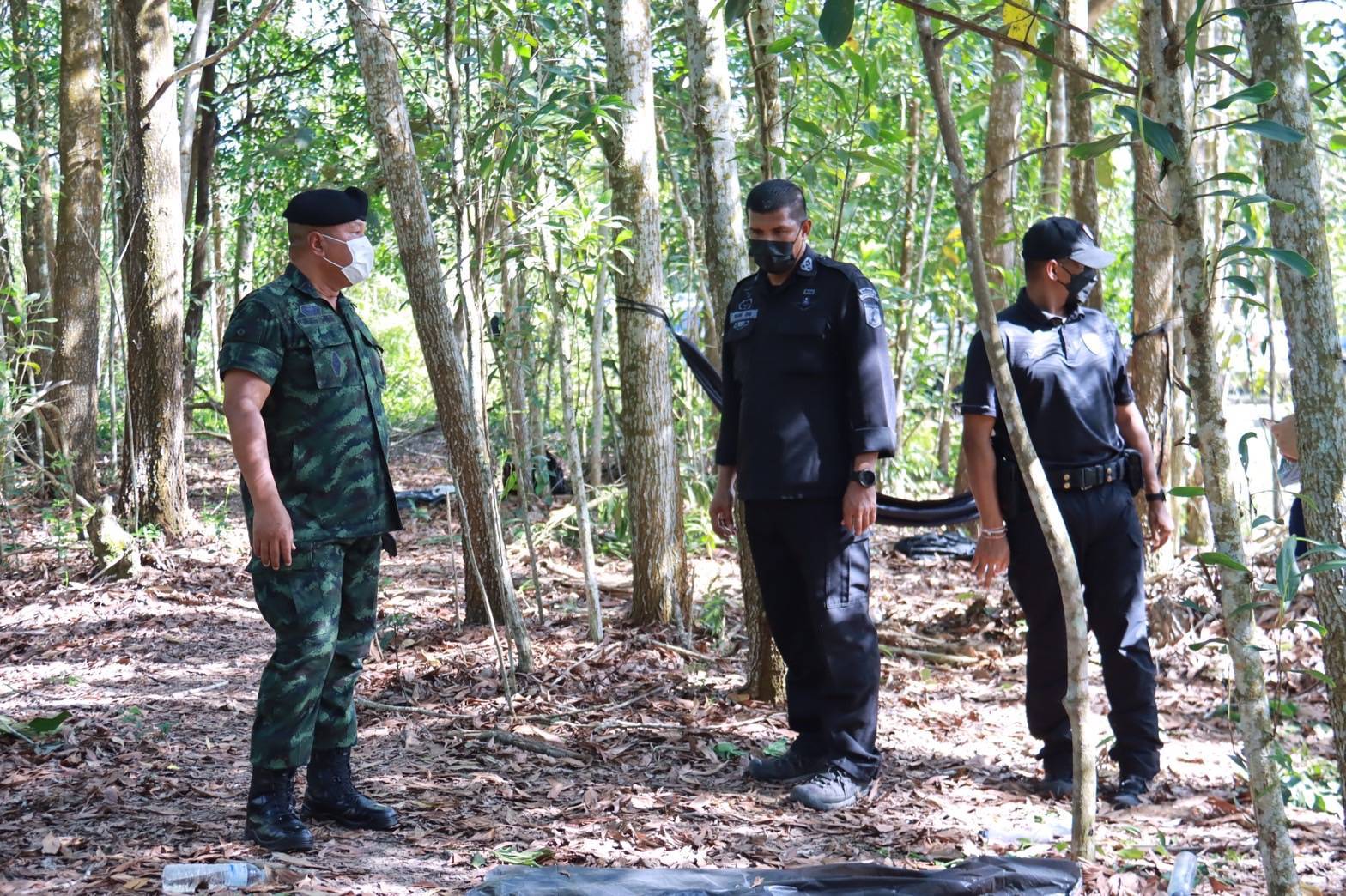มทภ.4 ลงพื้นที่ติดตามสถานการณ์เหตุปะทะในพื้นที่บาเจาะ  ยังคงใช้ความพยายามเกลี้ยกล่อมเข้ามอบตัว ลดการสูญเสียทั้ง 2 ฝ่าย  